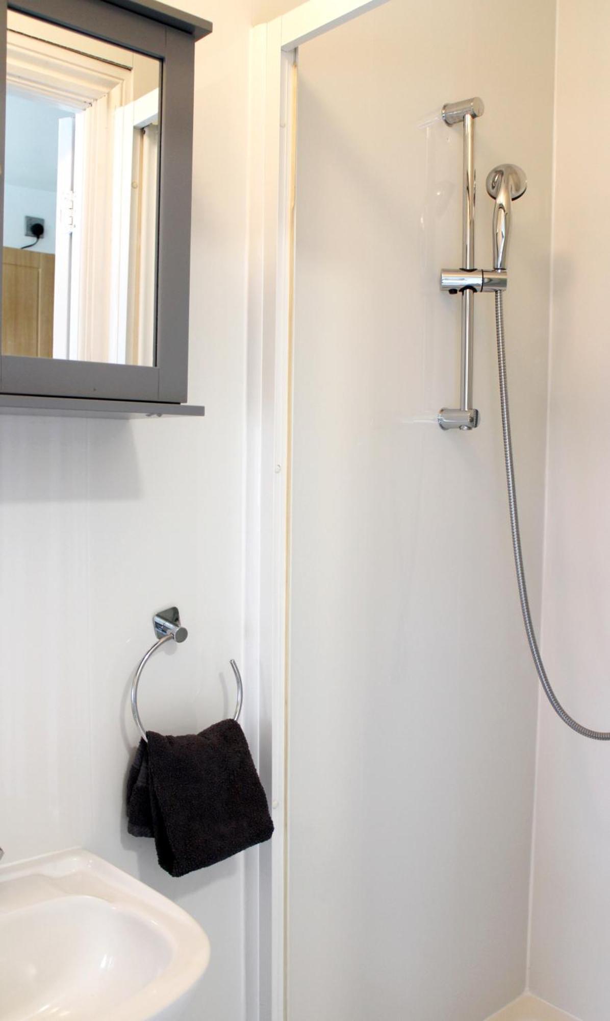 Large Studio Garden Flat On Golders Green Road 伦敦 外观 照片