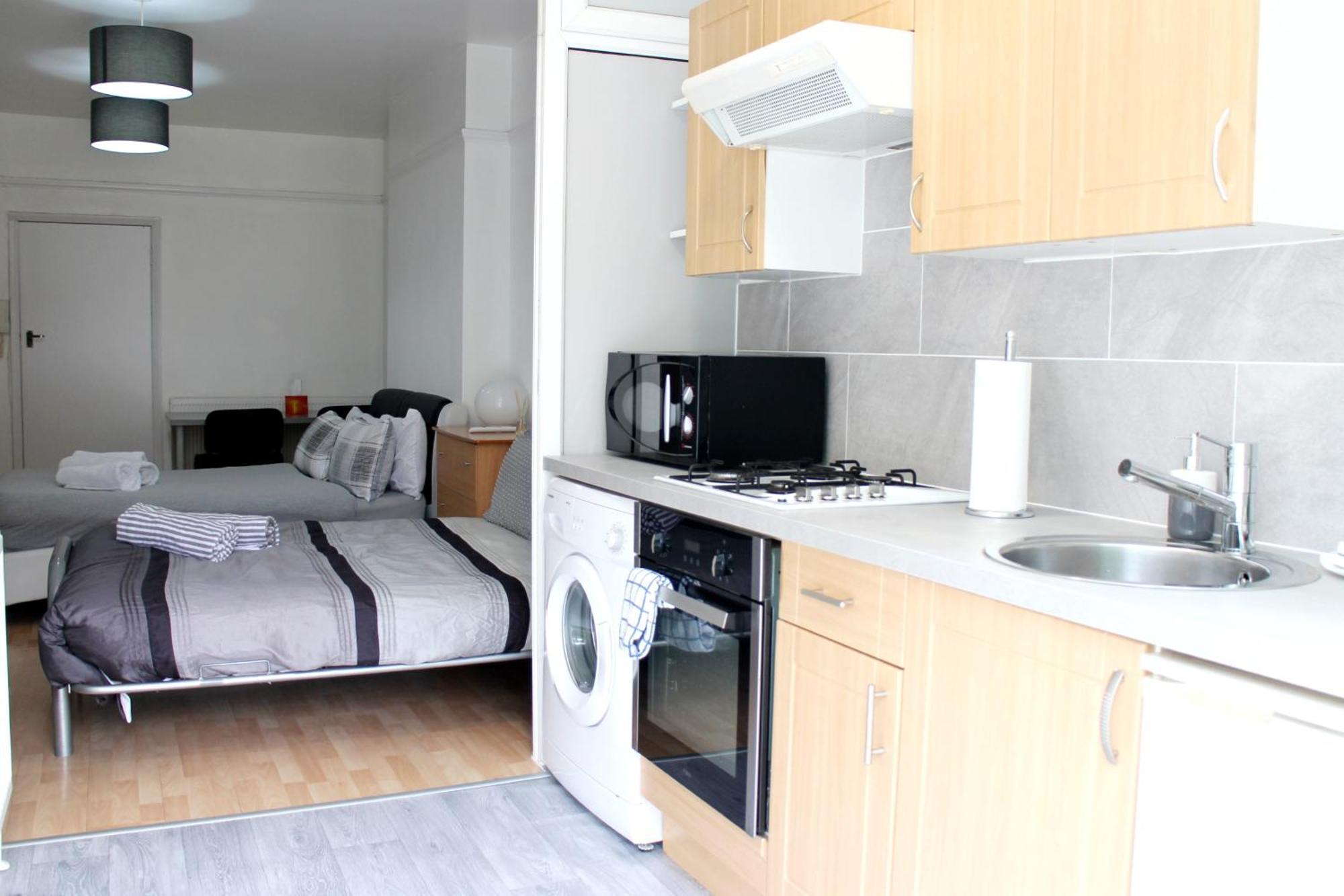 Large Studio Garden Flat On Golders Green Road 伦敦 外观 照片